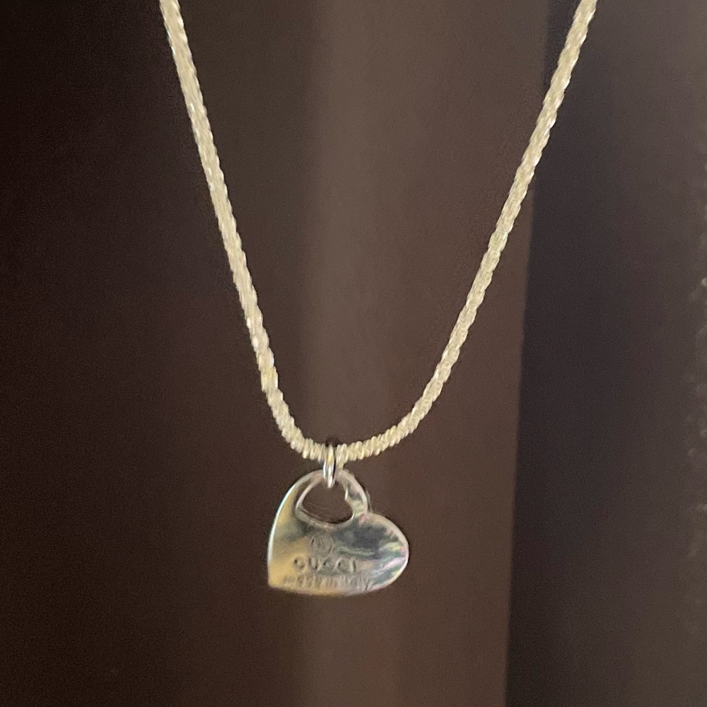 Gucci, silver Heart Pendant Necklace - Picture 3 of 6